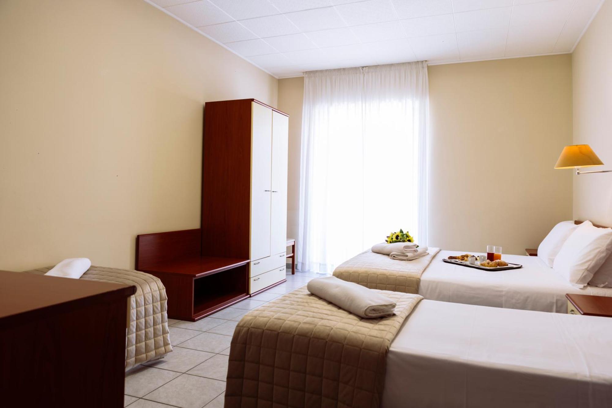 Hotel Leon - Ristorante Al Cavallino Rosso San Giovanni Rotondo Ngoại thất bức ảnh