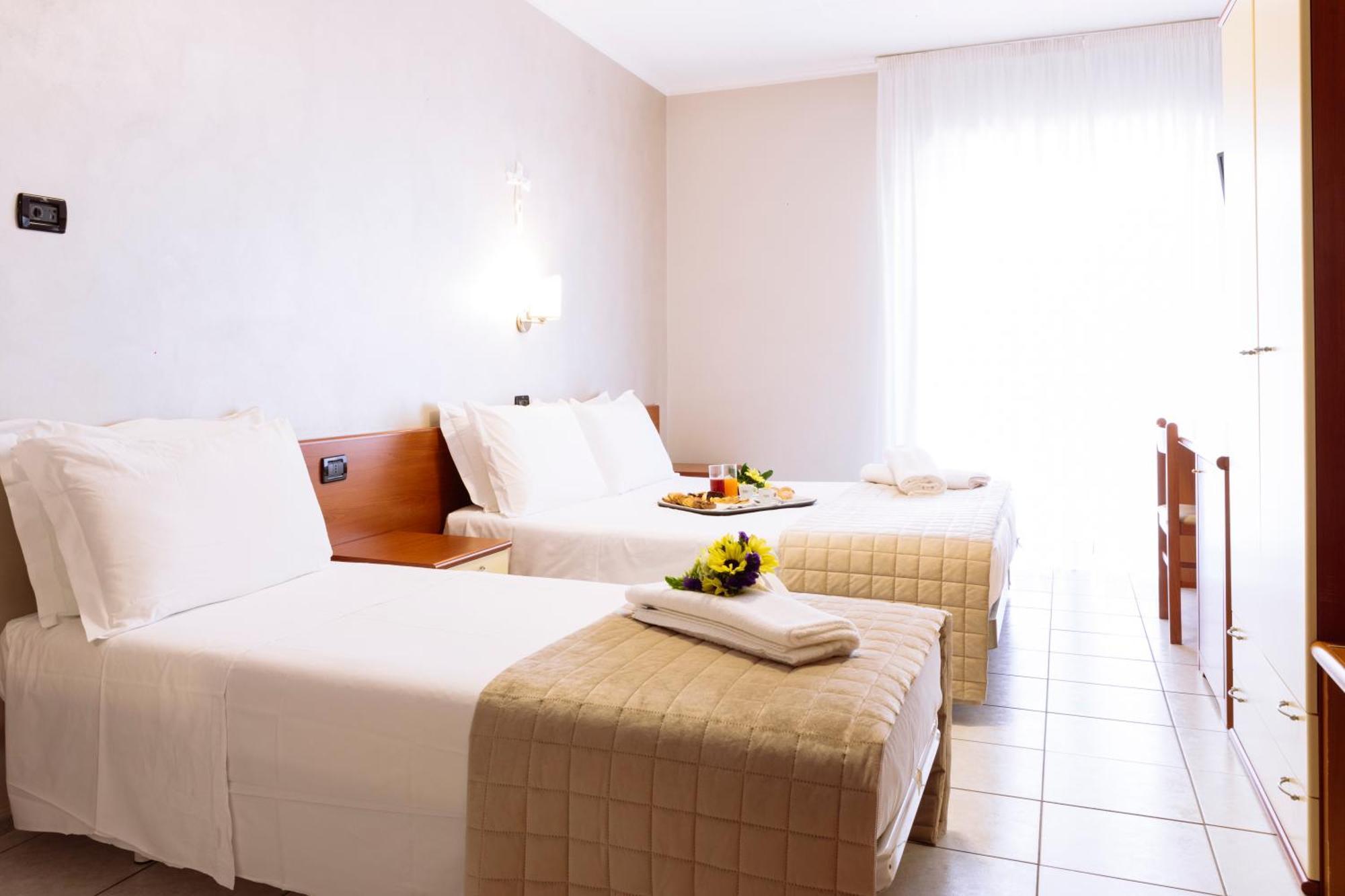 Hotel Leon - Ristorante Al Cavallino Rosso San Giovanni Rotondo Ngoại thất bức ảnh