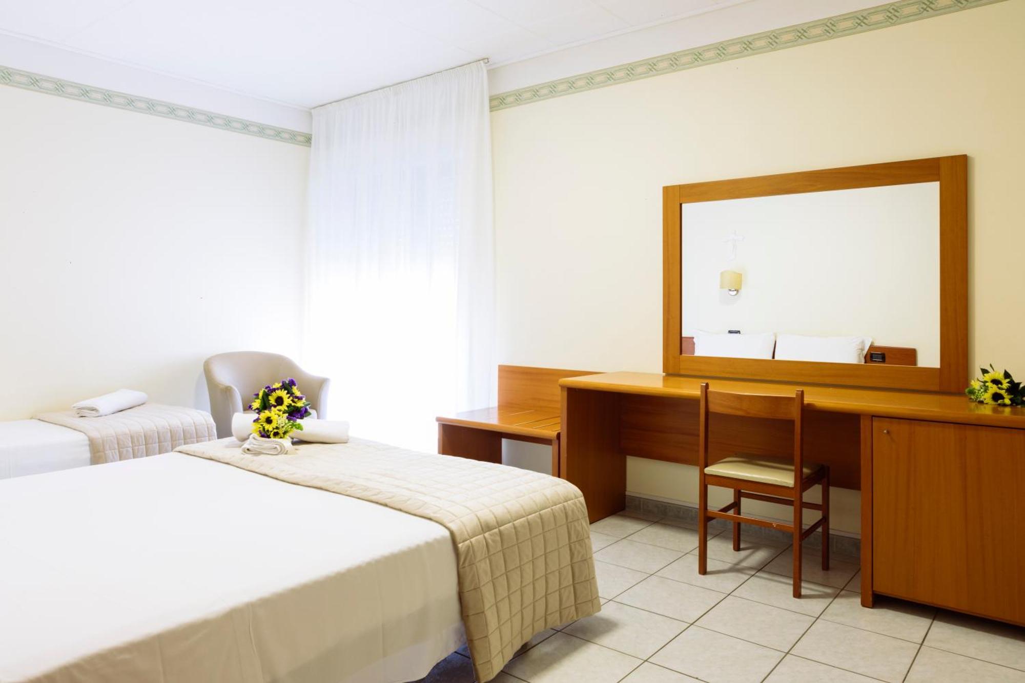 Hotel Leon - Ristorante Al Cavallino Rosso San Giovanni Rotondo Ngoại thất bức ảnh