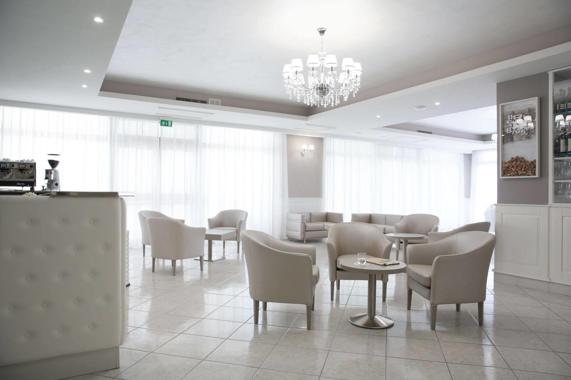Hotel Leon - Ristorante Al Cavallino Rosso San Giovanni Rotondo Ngoại thất bức ảnh
