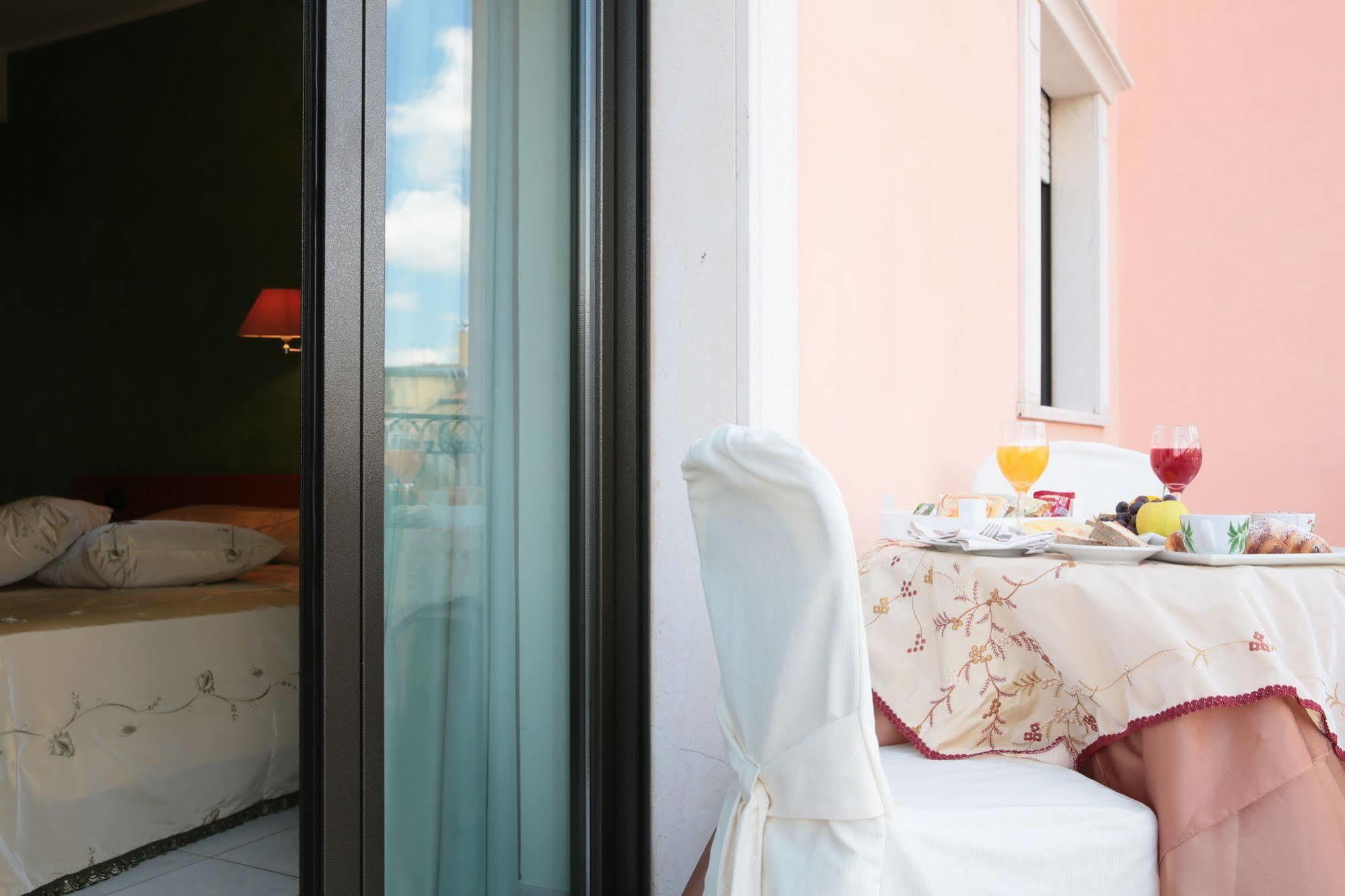 Hotel Leon - Ristorante Al Cavallino Rosso San Giovanni Rotondo Ngoại thất bức ảnh